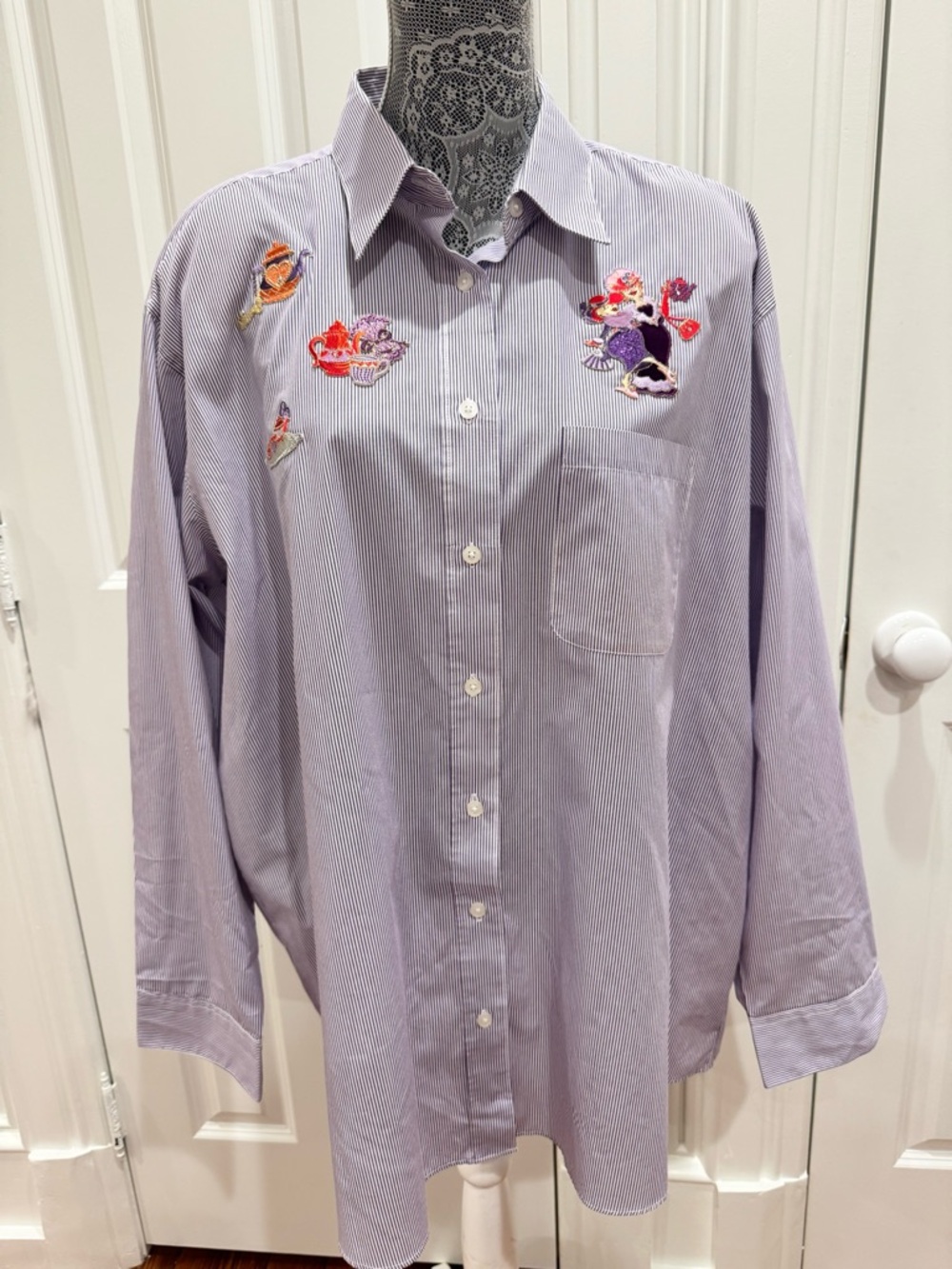 Vintage Red Hat Society Purple Pin Striped Button-Up Shirt with Patches 
Size 1X